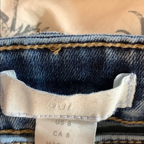H&M blue Jeans ripped at bottom - Picture 5 of 6